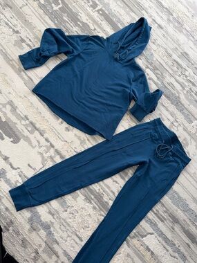Two piece set